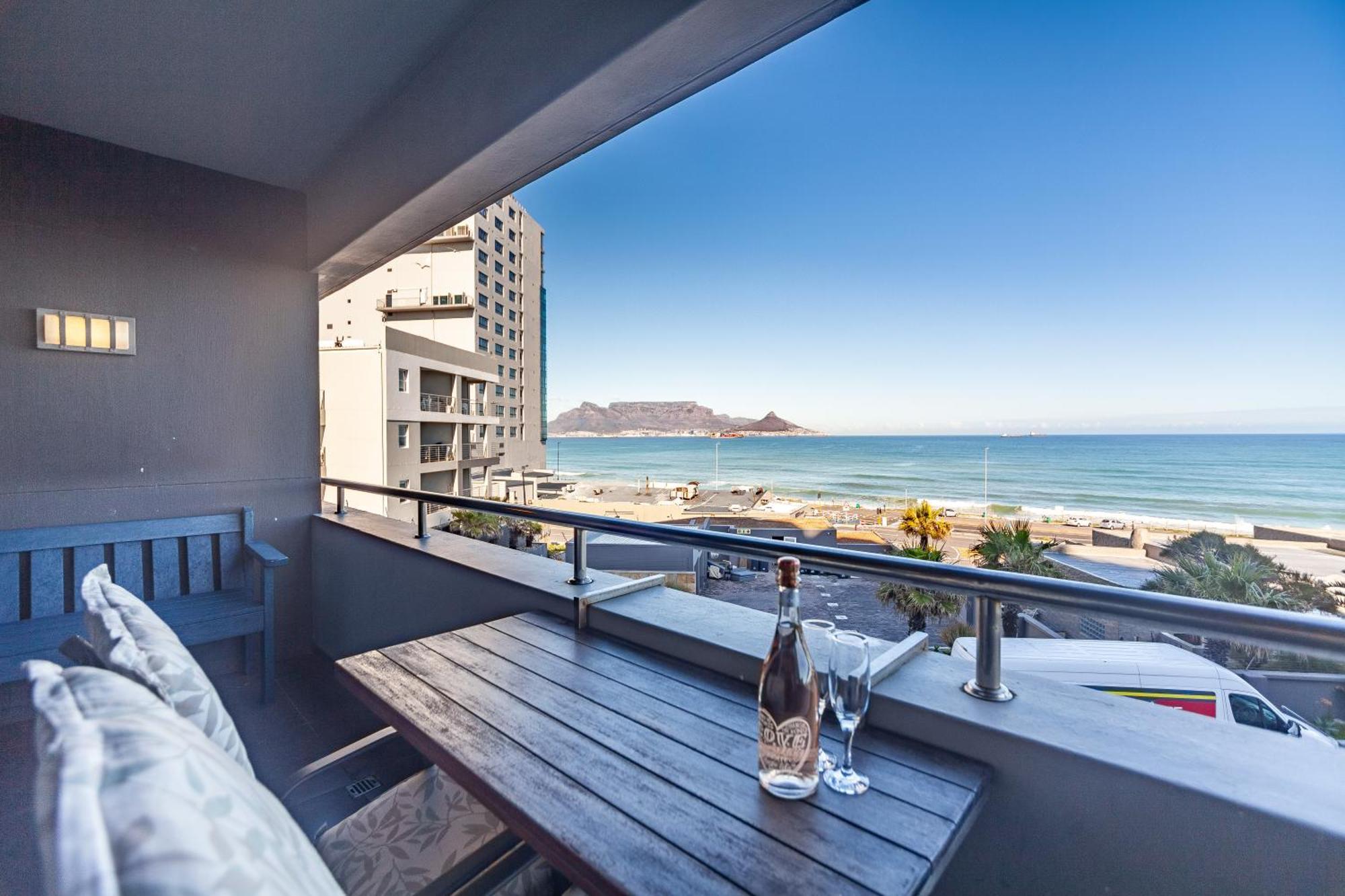 בלוברגסטראנד Modern Beachfront With Ocean Views - Infinity G9, Blouberg, Cape Town מראה חיצוני תמונה
