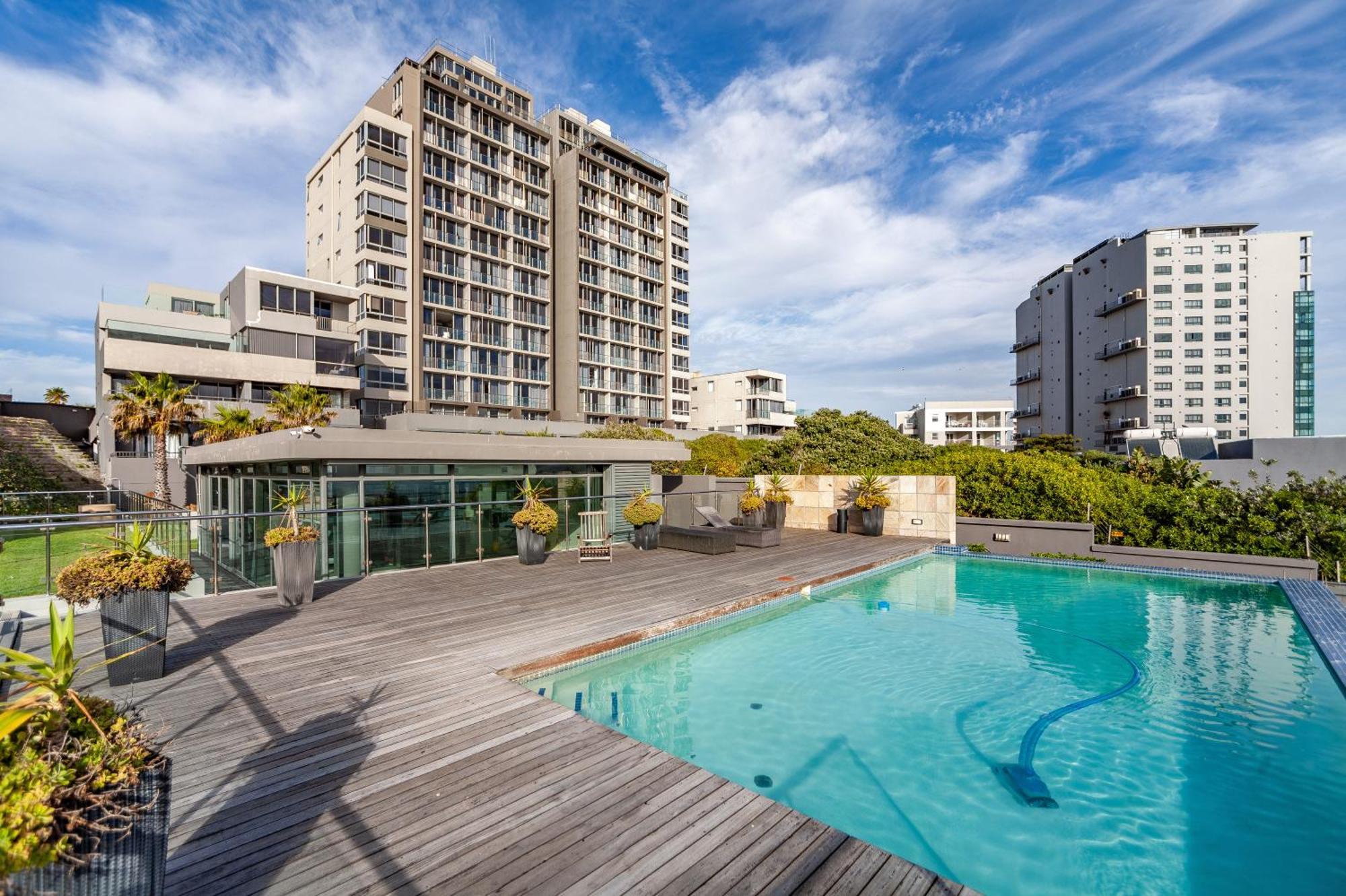בלוברגסטראנד Modern Beachfront With Ocean Views - Infinity G9, Blouberg, Cape Town מראה חיצוני תמונה