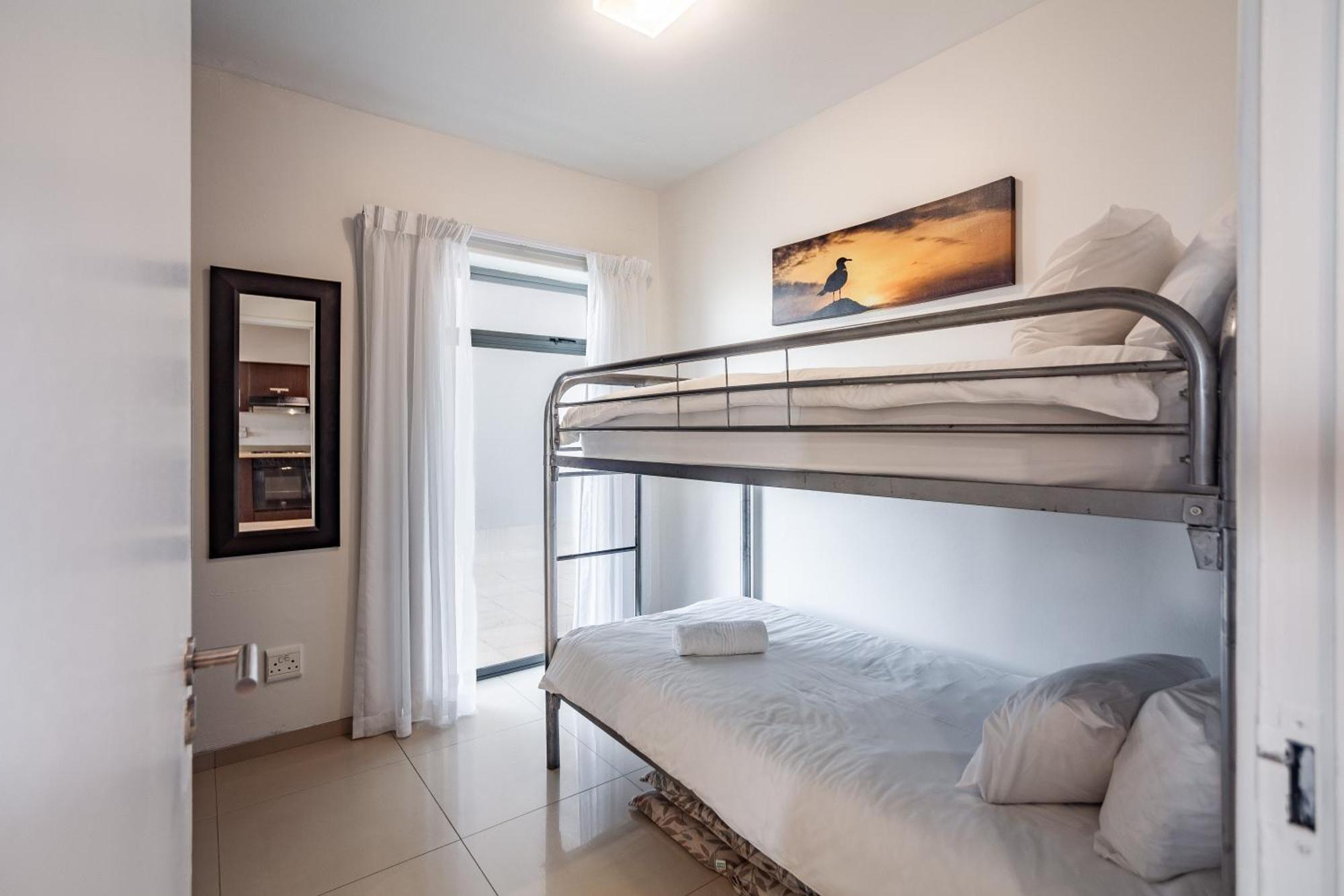 בלוברגסטראנד Modern Beachfront With Ocean Views - Infinity G9, Blouberg, Cape Town מראה חיצוני תמונה