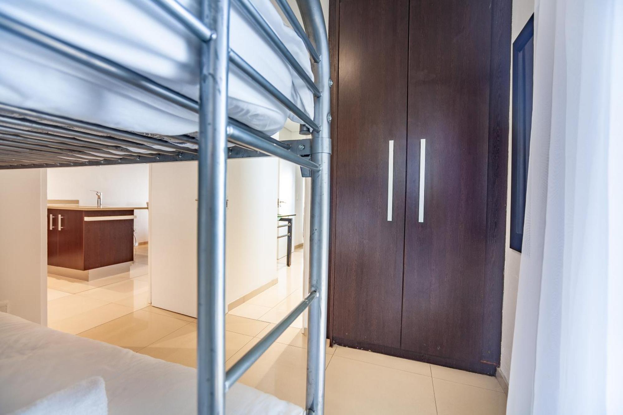 בלוברגסטראנד Modern Beachfront With Ocean Views - Infinity G9, Blouberg, Cape Town מראה חיצוני תמונה