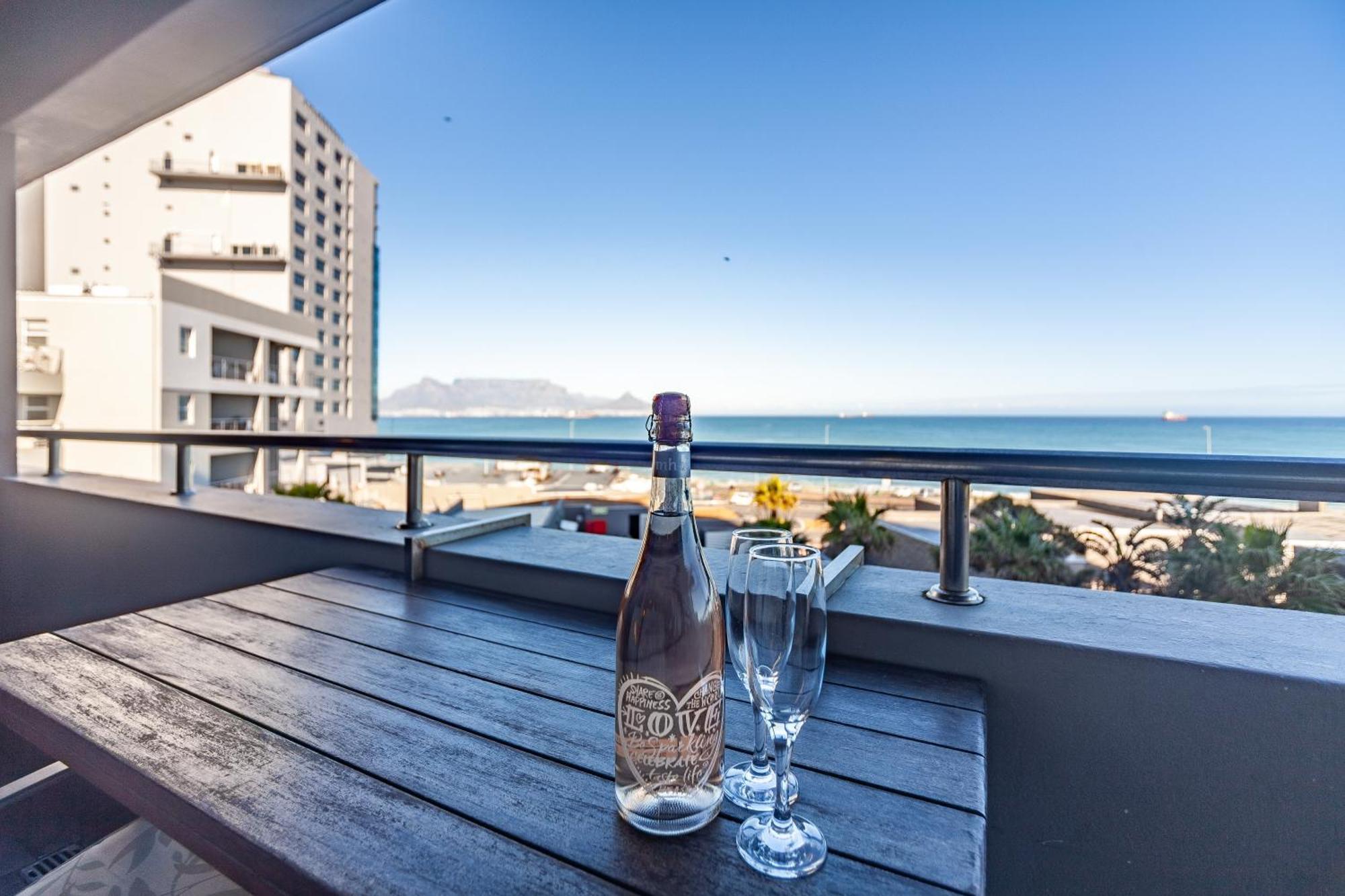 בלוברגסטראנד Modern Beachfront With Ocean Views - Infinity G9, Blouberg, Cape Town מראה חיצוני תמונה